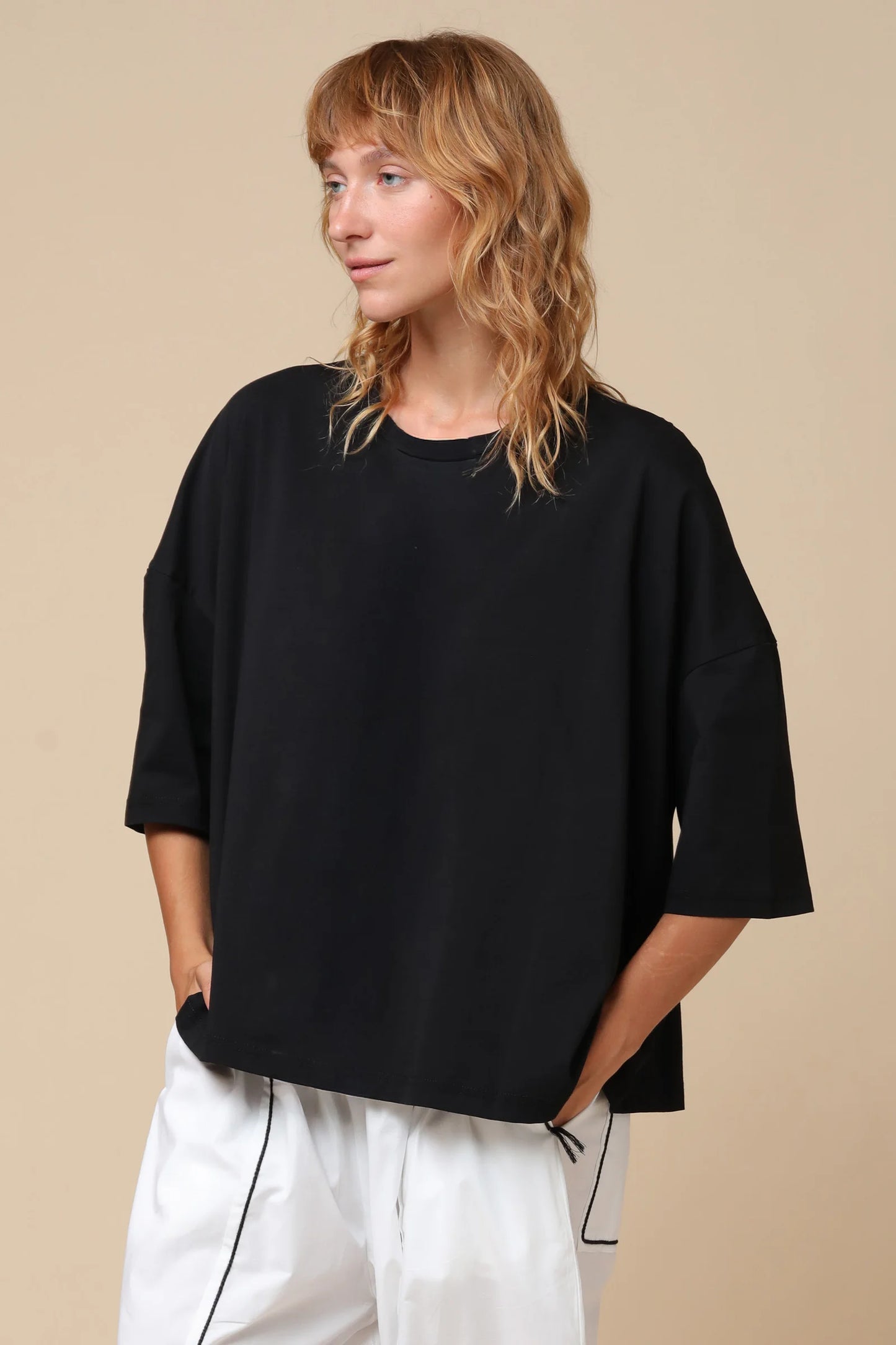 B490SOLID BLACK 1