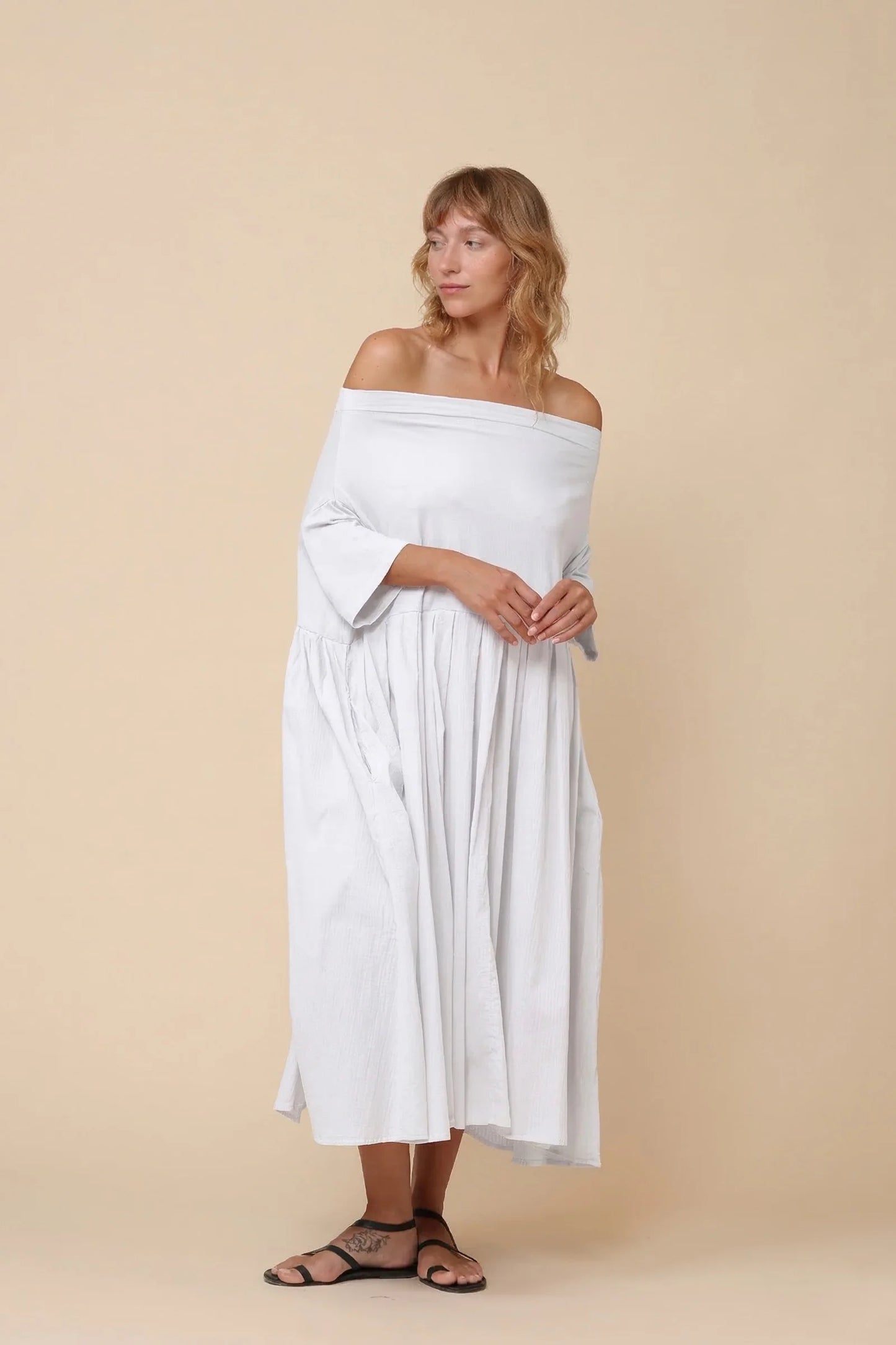 B726 WHITE